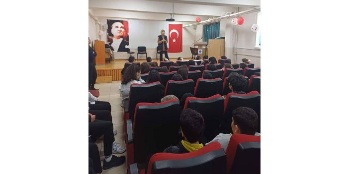 Öğrencilere siber suç farkındalığı eğitimi