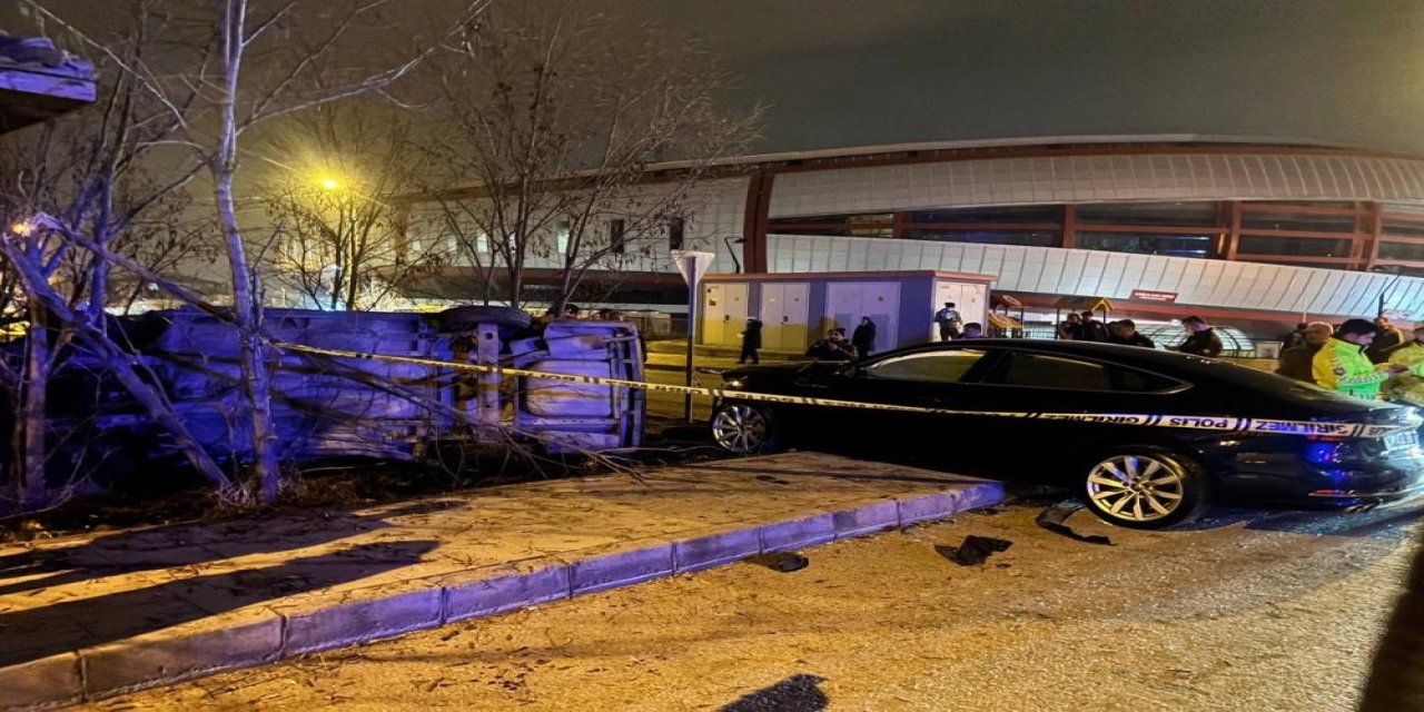 İki otomobil çarpıştı: 5 yaralı