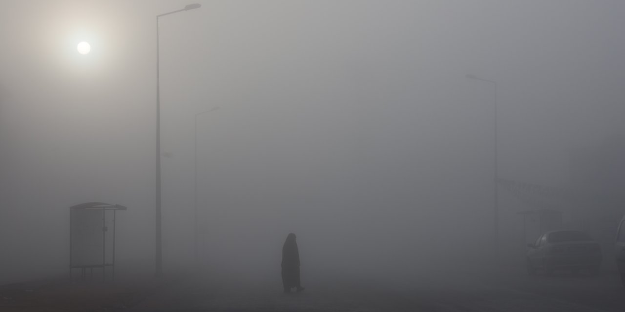 Elazığ’da sis görüşü 5 metreye düşürdü