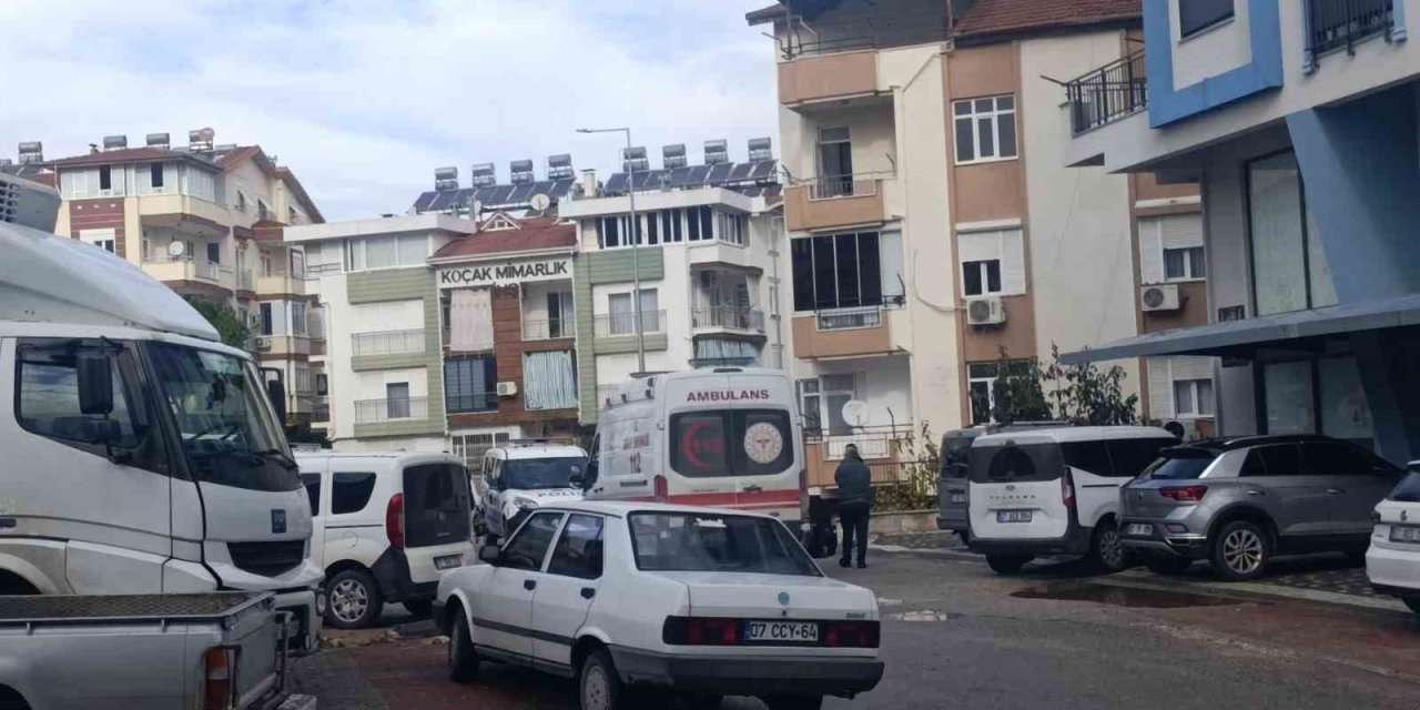 Yaşlı adam evinde ölü bulundu