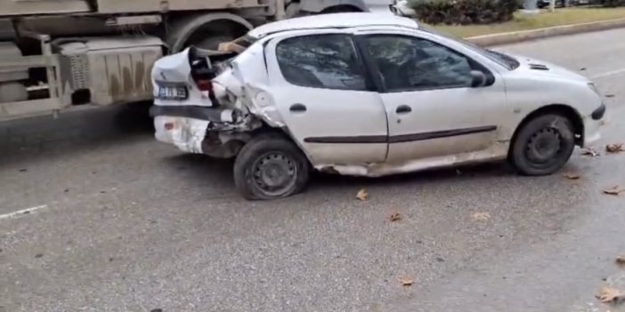 Elazığ'da iki otomobil çarpıştı: 2 yaralı