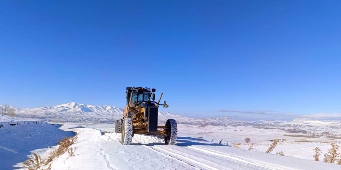 Van-Bahçesaray yolu ulaşıma kapatıldı