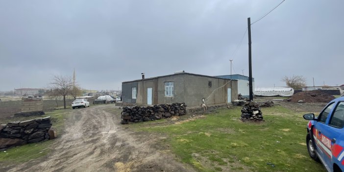 Tartıştığı eşini ve oğlunu öldürdü