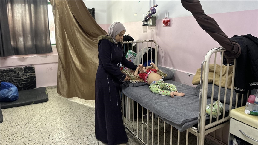 Gazze'de tedavi olamayan çocuklar, ölümle pençeleşiyor