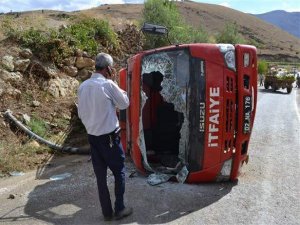 İtfaiye ekipleri kaza yaptı: 2 yaralı