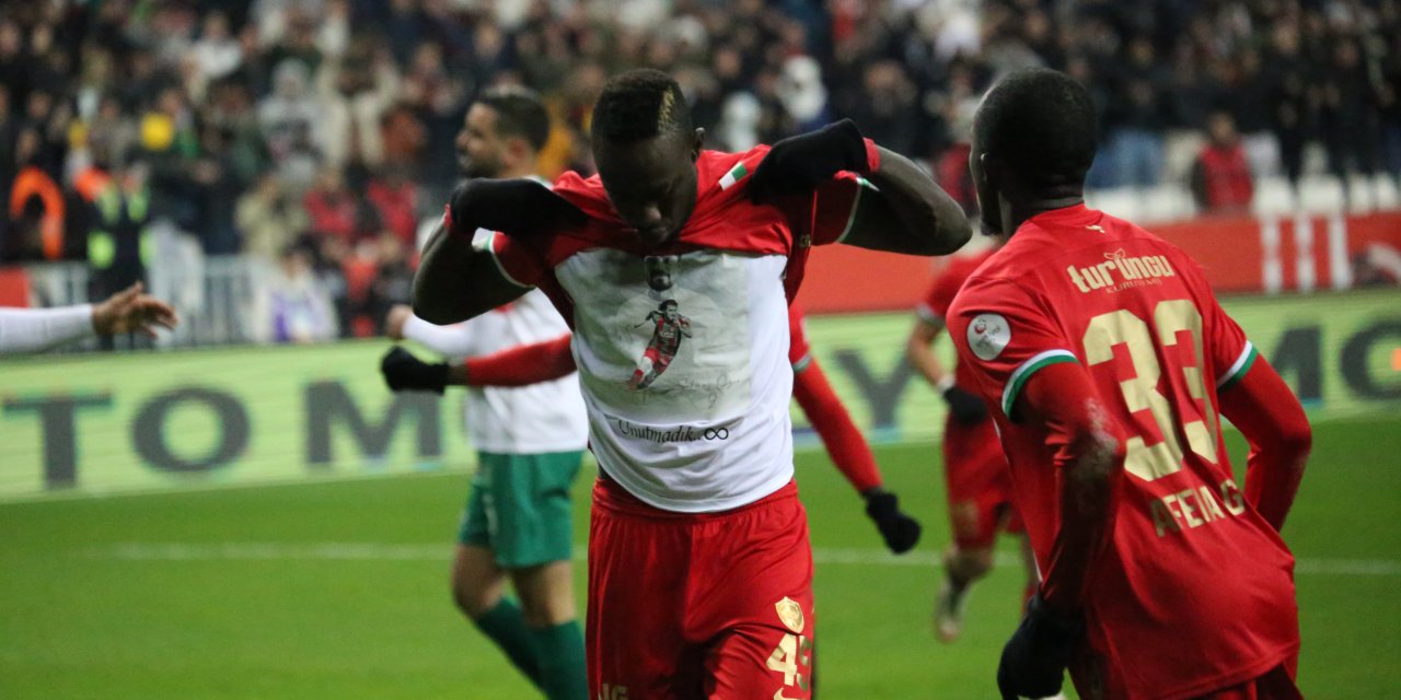 Amedspor 2 penaltı kaçırdı, 2 golle öne geçti