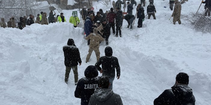 Çığ altında kalan kadın kurtarıldı