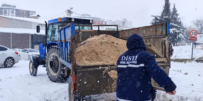 Diyarbakır’da karla mücadele sürüyor
