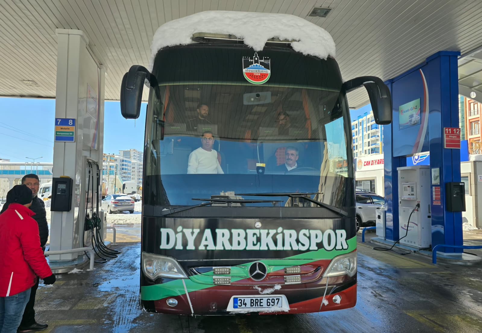 Diyarbekirspor Antalya kampına karayoluyla hareket etti