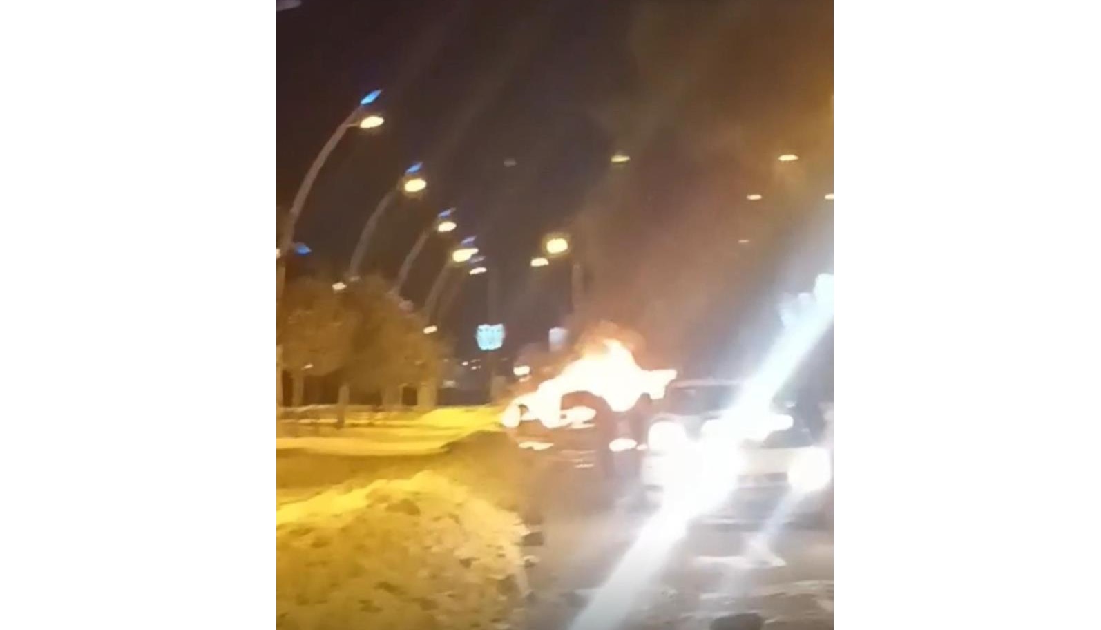 Diyarbakır’da park halindeki otomobil yandı