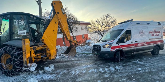 DİSKİ ekipleri karla mücadeleyi sürdürüyor