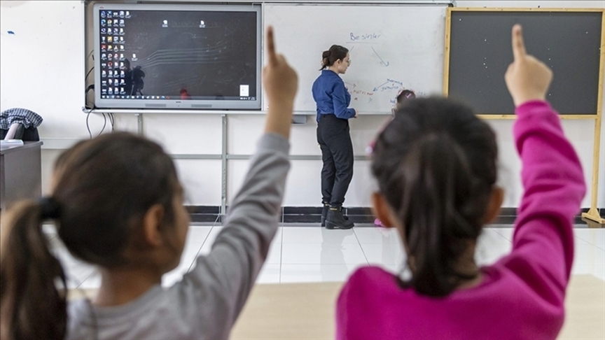 Meclis'e "Öğretmenlerin yıllık izni 15-20 gün olsun" talebi