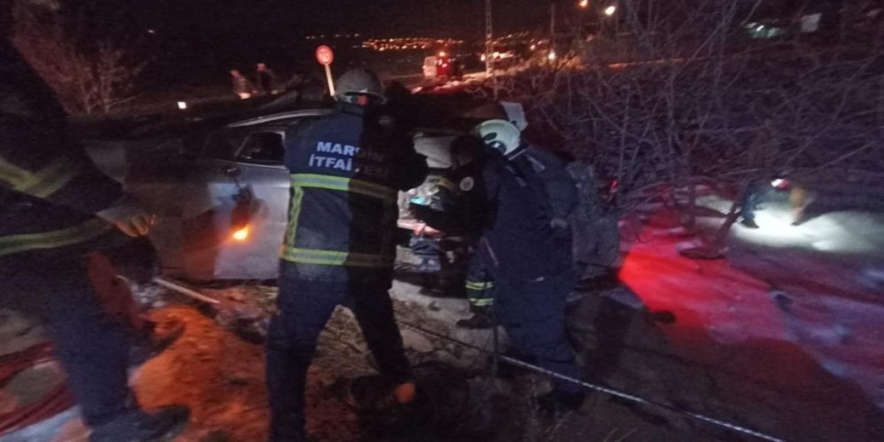 Otomobil elektrik direğine çarptı: 1 yaralı