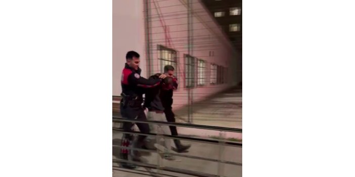 Tartıştığı arkadaşını tabancayla vurdu