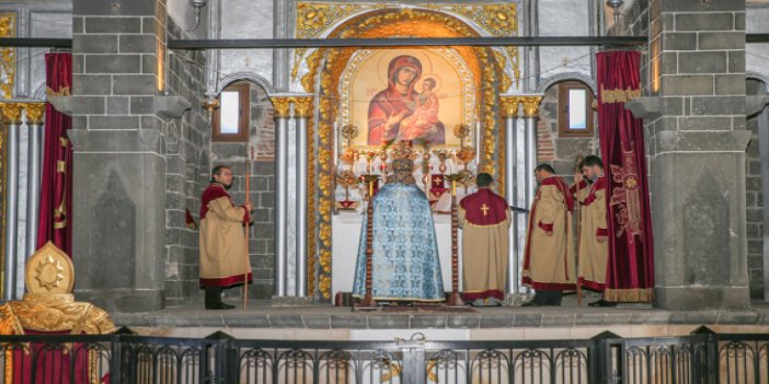 Diyarbakır'da Noel ayini yapıldı