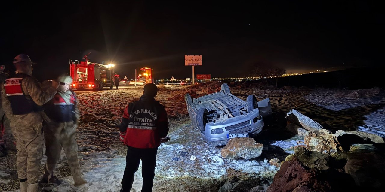 Diyarbakır'da otomobil takla attı, sürücü ağır yaralandı