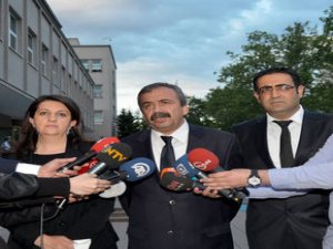 Önder: Tuğluk'un taş atması doğal bir refleks