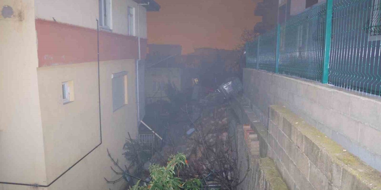 Kahramanmaraş’ta istinat duvarı çöktü: 25 kişi tahliye edildi