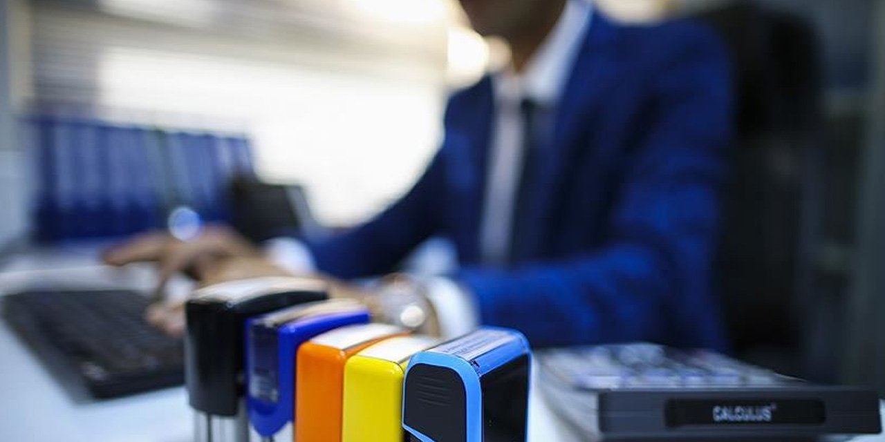 Memurlara 2026 yılında kıyafet yardımı “Çifte yöntem”le verilecek