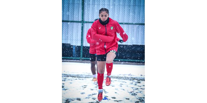 Amedspor Ünyespor Kadın Futbol  Maçı Başladı