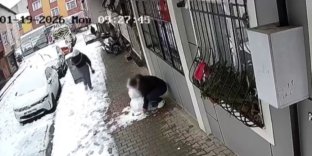 Çocukların yaptığı kardan adamı götürdü
