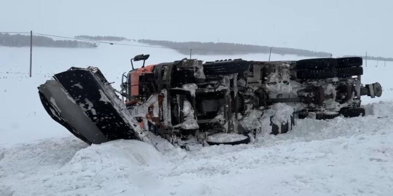 Pazar’da silahlı kavga: 3 yaralı