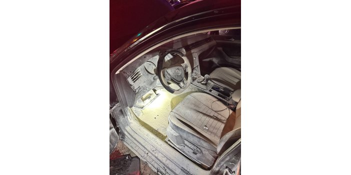 Seyir halindeki otomobil alev aldı