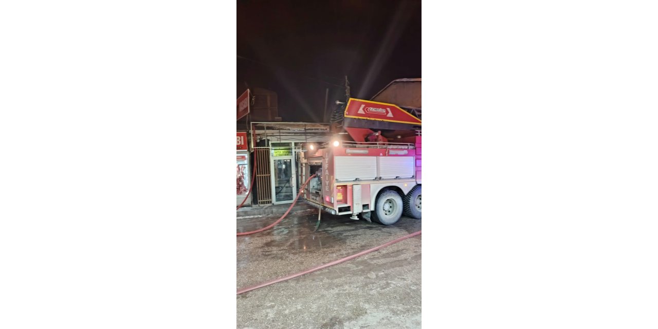 Van'da iş yerleri alevlere teslim oldu