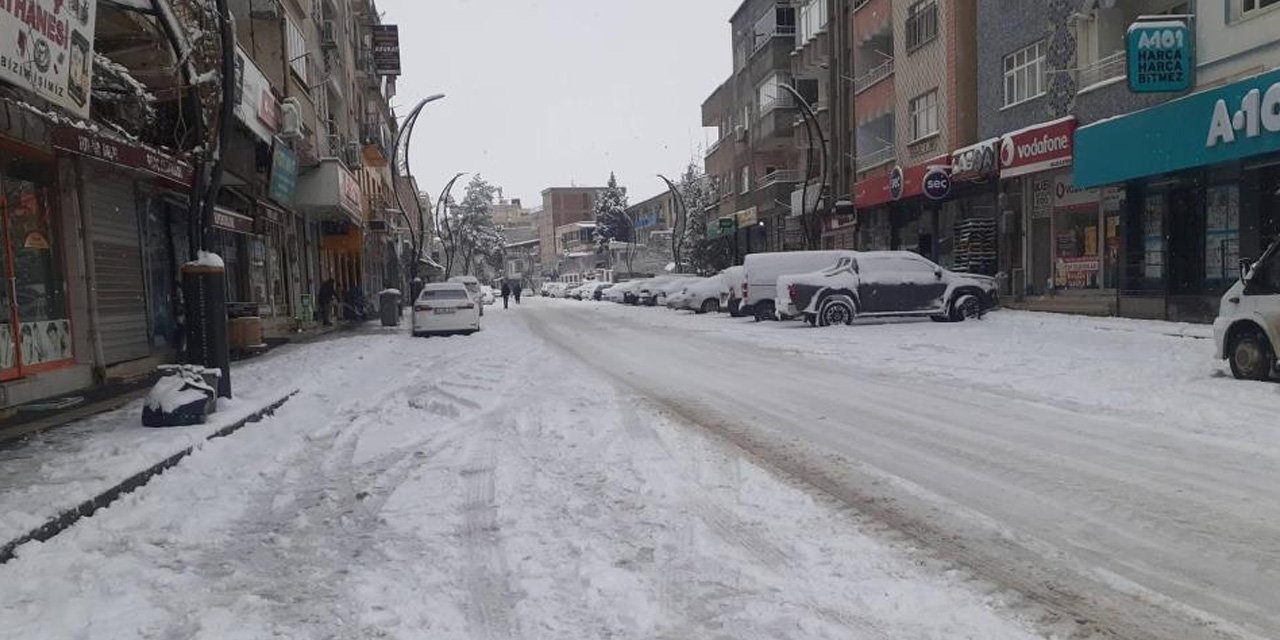 Diyarbakır’ın İlçesi beyaza büründü