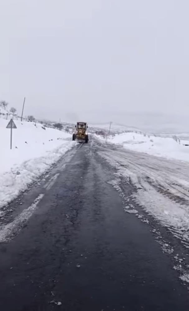 Çermik'te kırsal mahalle yolları ulaşıma açılmaya başlandı
