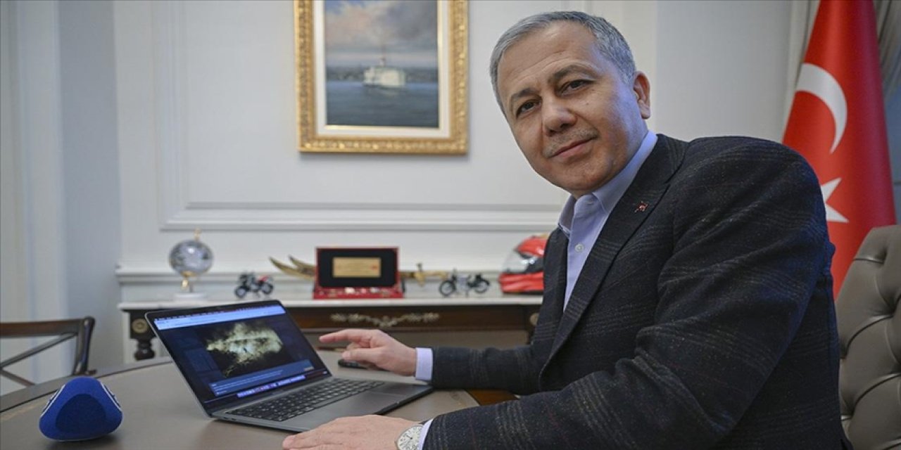 Bakan Yerlikaya AA’nın yılın karelerini seçti