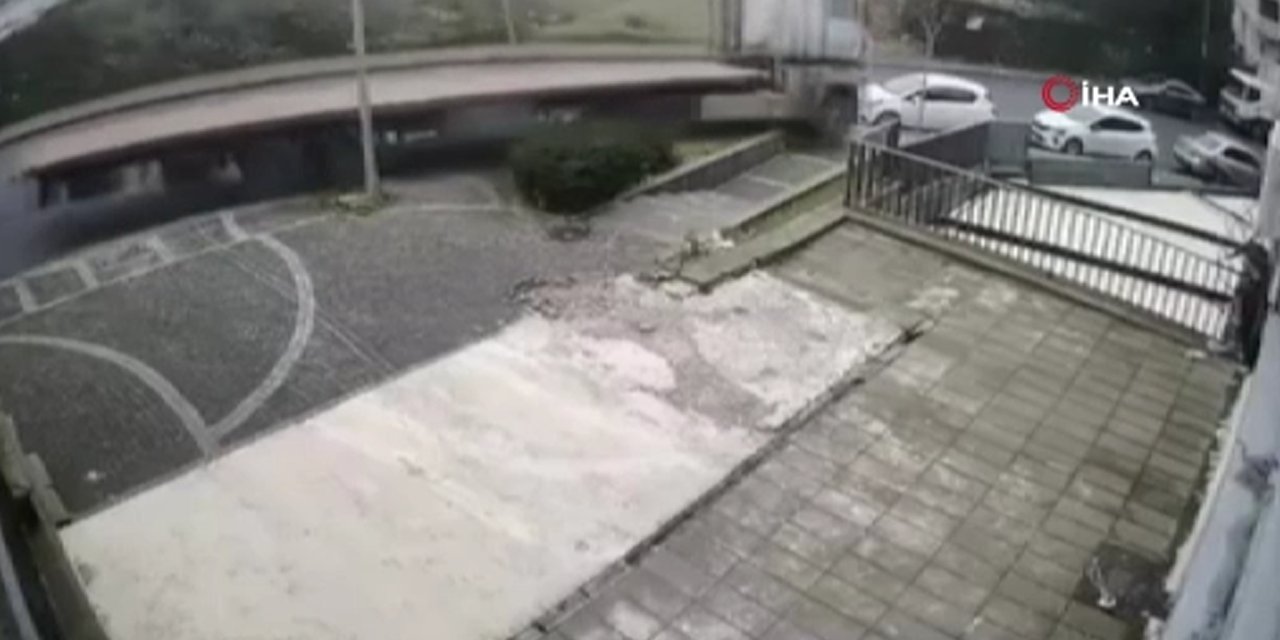 Freni boşalan tır 5 araca çarptı