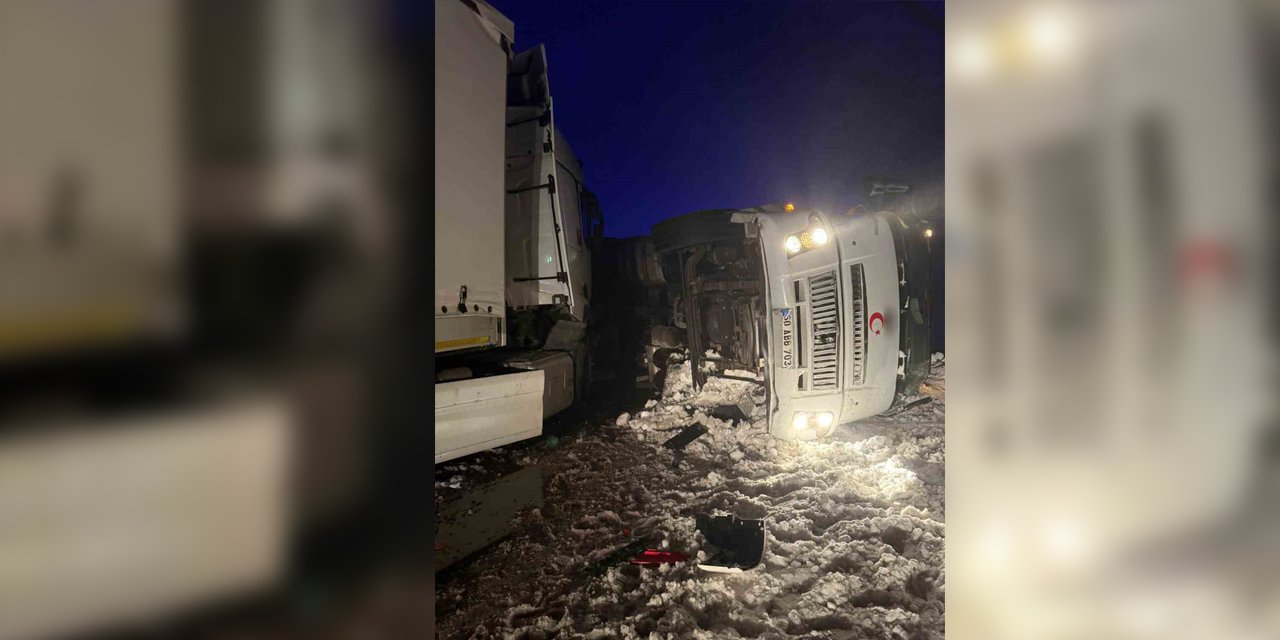 Zincirleme trafik kazası: 8 yaralı