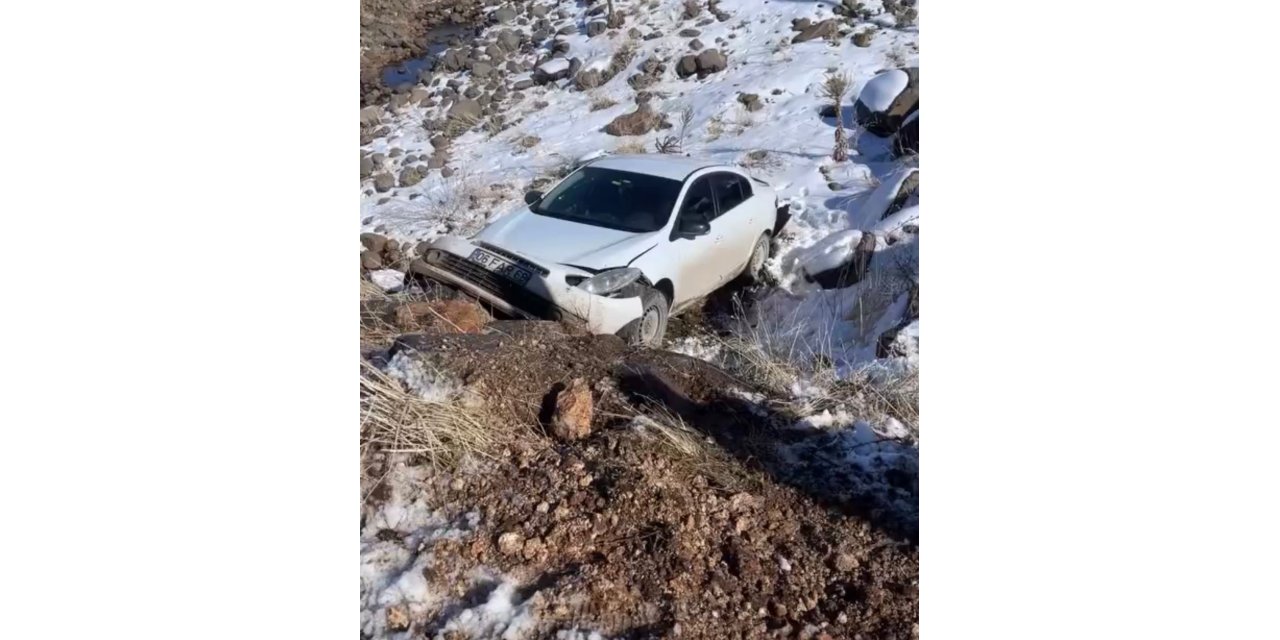 Siverek’te otomobil dereye uçtu