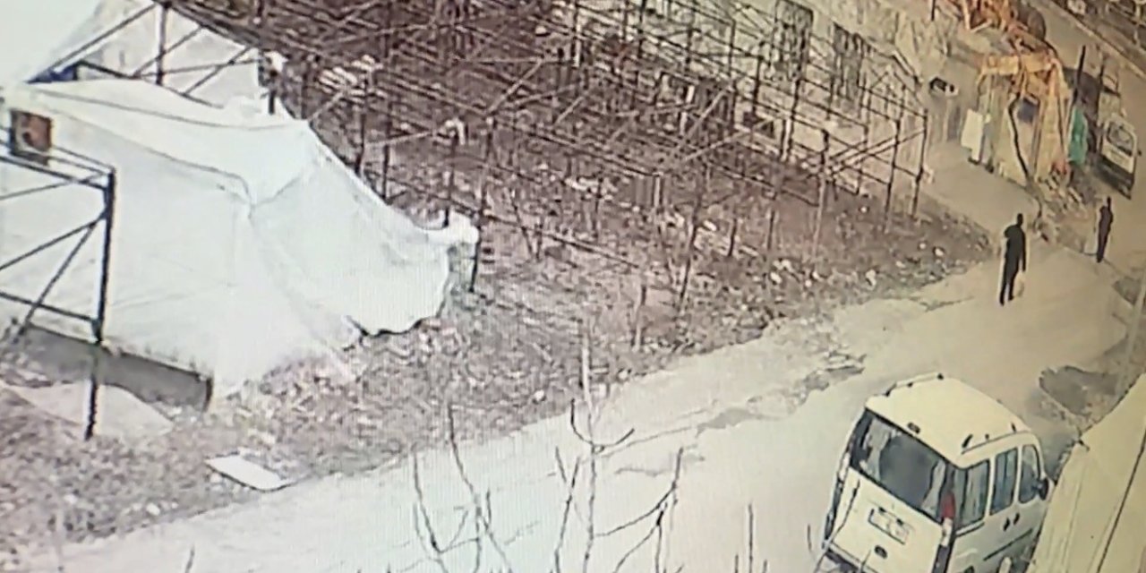 Kapı önündeki ayakkabıları çaldılar