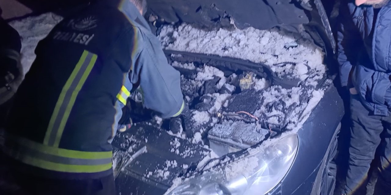 Seyir halindeyken araç alev aldı