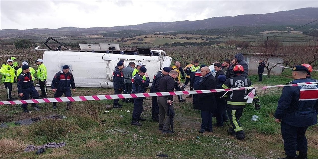 Midibüs devrildi: 25 yaralı