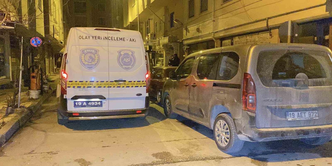 Kardeşi tarafından evinde ölü bulundu