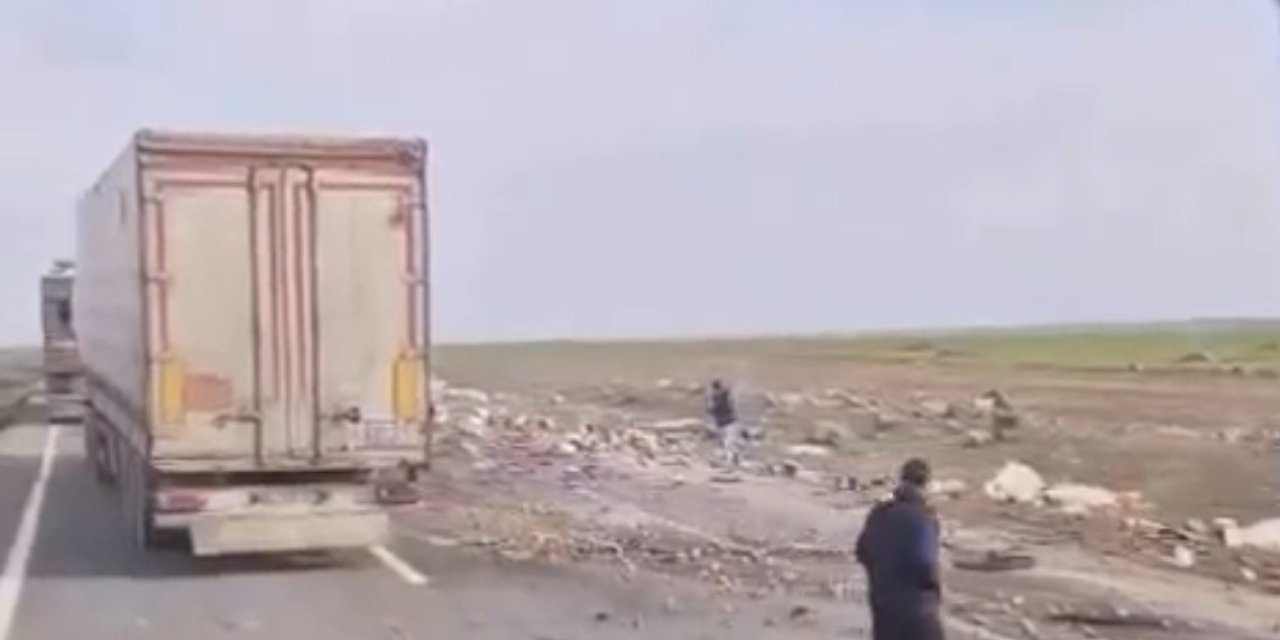 Mardin'de iki tır çarpıştı: 2 yaralı