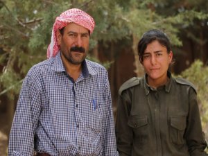 Baba - kız aynı mevzide Kobanê'yi savunuyor