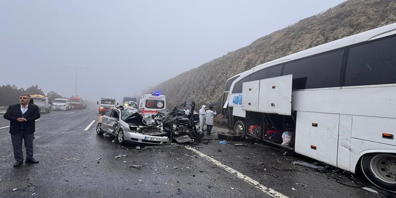 TAG Otoyolu’nda zincirleme kaza: 2 ölü, 10 yaralı