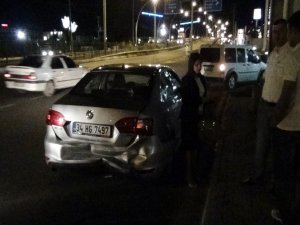 Diyarbakır'da Bakan Eker'in konvoyunda kaza:2 koruma polis yaralı