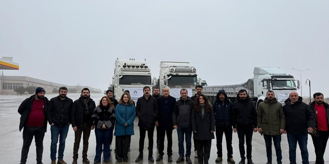 Kobanê’ye giden 25 tırlık insani yardım konvoyu Suruç’ta engellendi