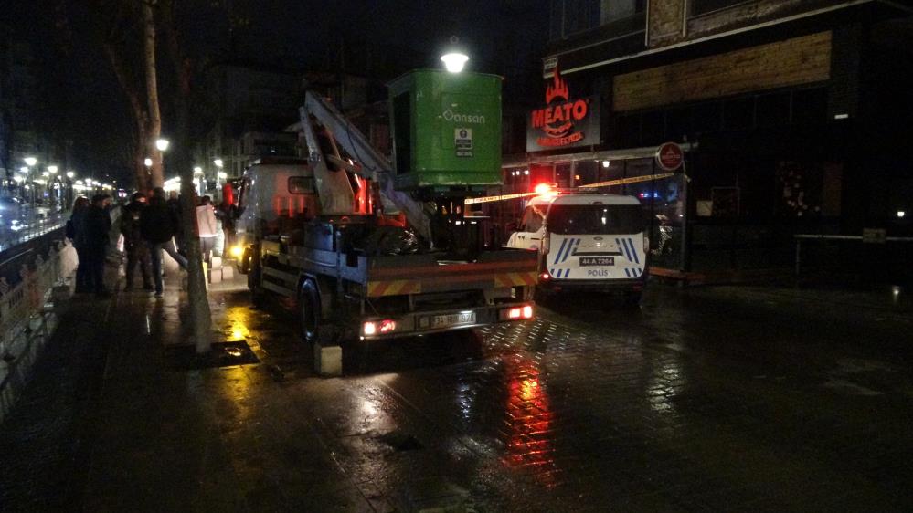 İstinat duvarı çöken bina tahliye edildi