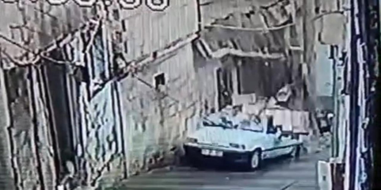 İstinat duvarı otomobil üzerine devrildi
