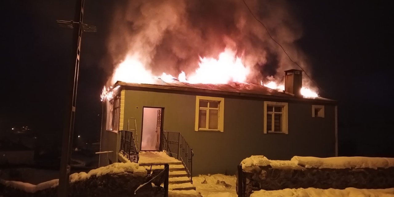 Kars’ta evde çıkan yangın söndürüldü