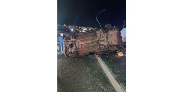 Van'da otomobil takla attı: 2 yaralı