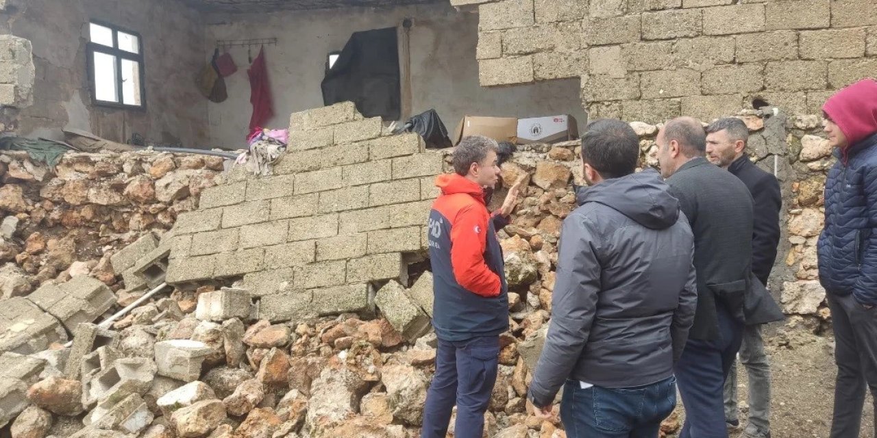 İdil’de yağış sonrası ev çöktü