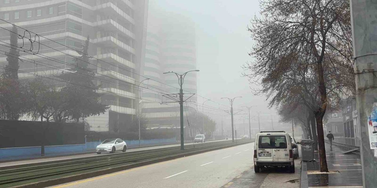 Gaziantep’te yoğun sis etkisini sürdürüyor