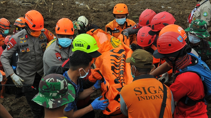 Endonezya'da toprak kayması: 85 ölü